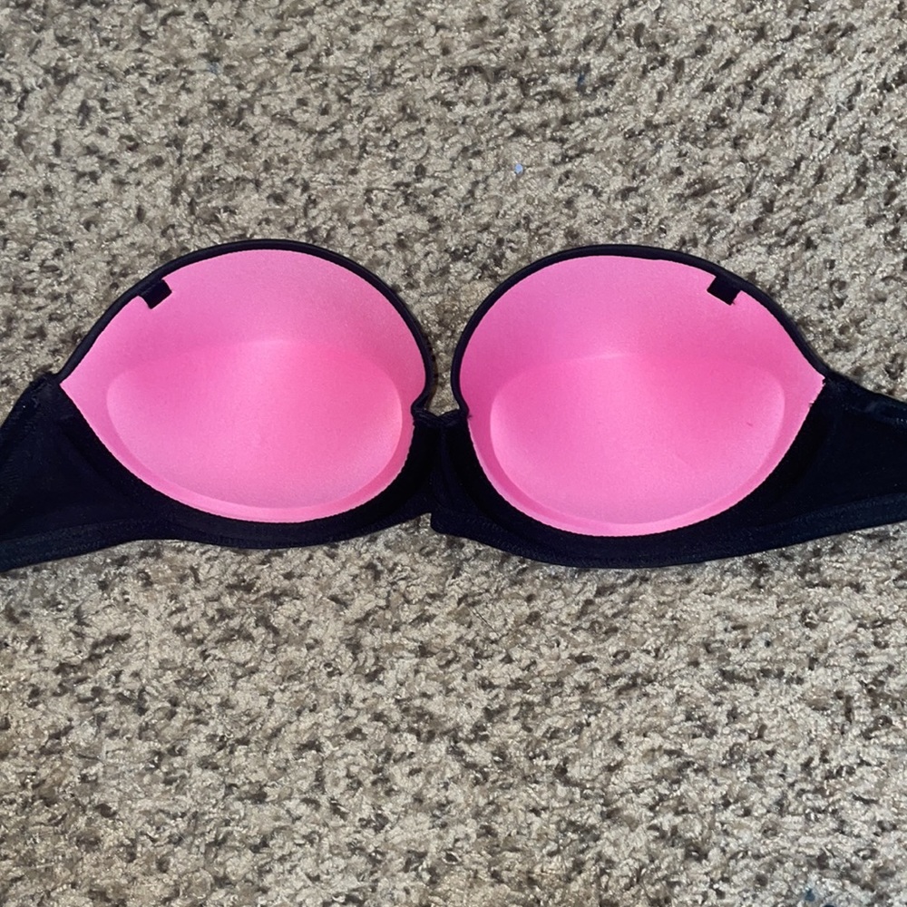 VS STRAPLESS BRA 💕 - Picture 2 of 2